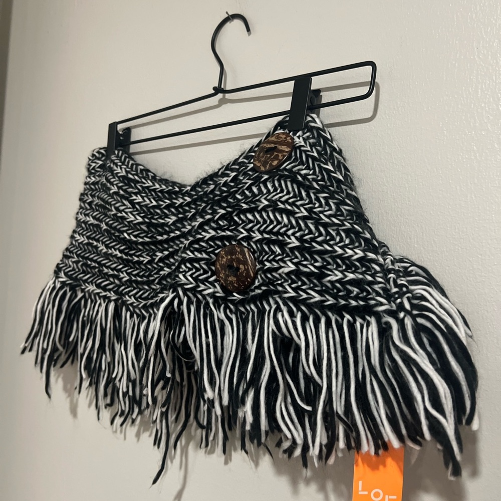 LOF Black and White Fringe Button Knit Scarf Neck Warmer